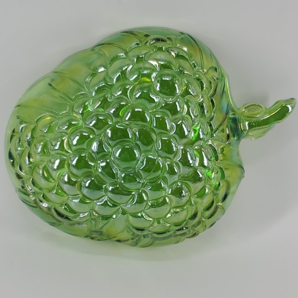 INDIANA CARNIVAL GLASS GREEN GRAPE SERVING BOWL - Picture 8 of 11